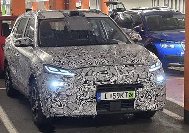 Čínské prototypy v Česku: Co testoval gigant BYD v garážích pražského nákupního centra je záhadou