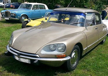 Ikonický veterán Citroen DS se dá pořídit od cca 15 tisíc euro. Neváhali bychom…