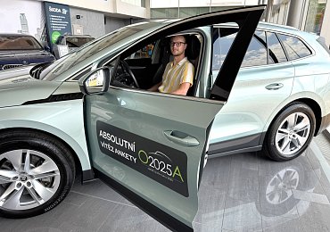 Výherce ankety Ojeté auto roku 2025 převzal enyaq, zkušenosti bude sdílet