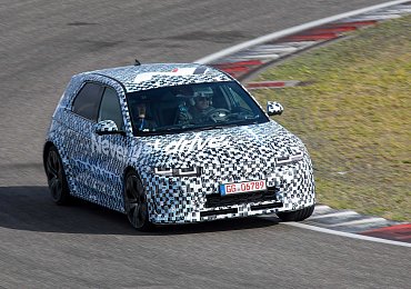 Elektrický Hyundai IONIQ 5 N testuje sportovní jízdní vlastnosti na závodním okruhu Nürburgring