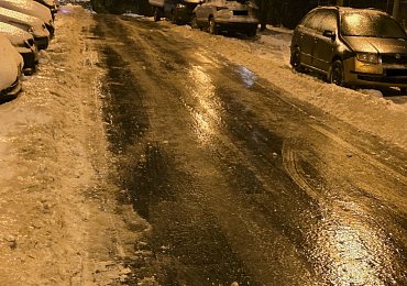 Záda v háji, nabourané auto a problémy v práci. Díky, ledovko