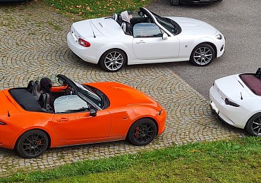 O víkendu se v Jizerských horách setkali polští majitelé desítek vozů Mazda MX-5
