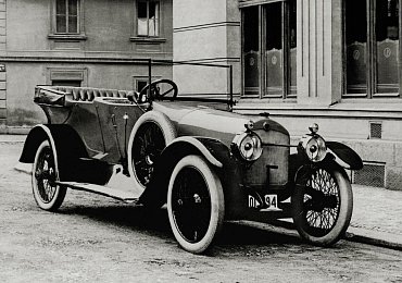 Okna z roku 1911 jako svědek historie automobilky Škoda