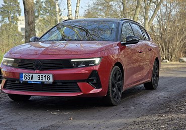 Test Opel Astra 1.2 Turbo 96 kW (2024): Rodinné auto, které dává smysl