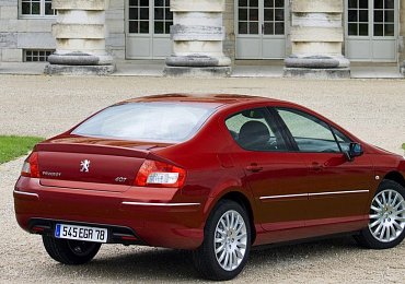 Ojetý Peugeot 407 je elegantní i po dlouhých letech používání
