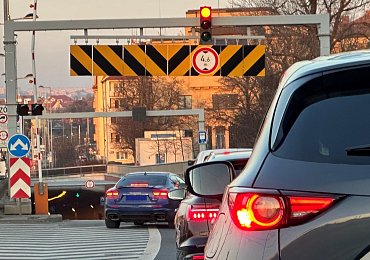 Proč tohle nikdy neudělá řidič Fabie, Dacie, nebo třeba Opelu Corsa? Nemusí nikomu nic dokazovat