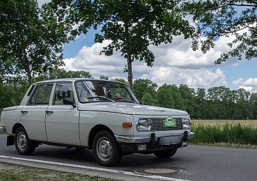 Wartburg 353 W byl v Československu velice oblíbený. Jezdil i na technický benzín