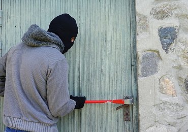 Zloděje láká nepořádek v garáži. S nadcházejícím podzimem se zvyšuje riziko jejího vykradení