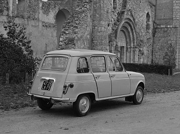 Renault 4 bylo geniální auto, kterého se prodalo 8 miliónů