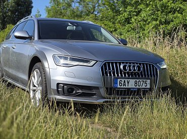 Prodeje ojetých aut na trhu klesají, Áčka přesto hlásí rekordní prodeje