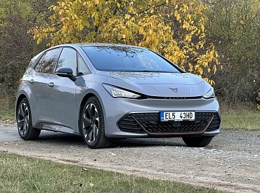 Test ojeté Cupry Born 58 e-Boost: stylový elektrický hatchback se srdcem Volkswagenu