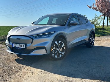 Test ojetého Fordu Mustang Mach-E RWD: Elektrický hřebec za cenu nové Octavie