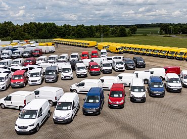 AAA AUTO otevřelo v Klecanech nové centrum užitkových vozů, největší v ČR