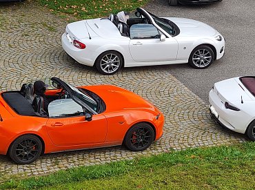 O víkendu se v Jizerských horách setkali polští majitelé desítek vozů Mazda MX-5