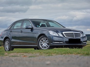 V Česku se prodává Mercedes stočený o 650 000 km. Prodejce chce Cebii žalovat