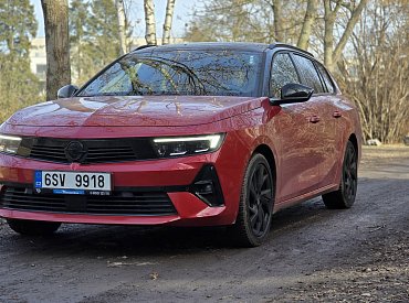 Test Opel Astra 1.2 Turbo 96 kW (2024): Rodinné auto, které dává smysl