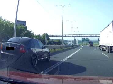 Psychopat za volantem řádil na pražské Jižní spojce. Po 500 metrech ale dojel