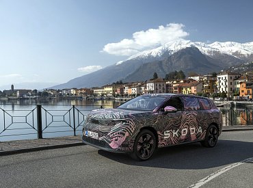 Sen českého řidiče: Skoro pětimetrová Škoda Peaq bude mít zavazadlový prostor o objemu přes tisíc litrů