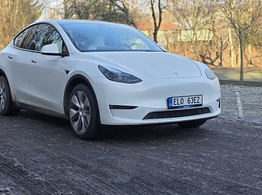 Jestli nějaký elektromobil, tak jedině Tesla aneb týden s ojetou Teslou Model Y