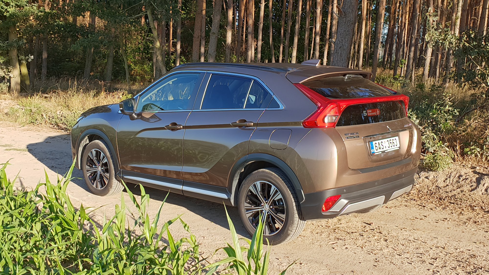 TEST MITSUBISHI ECLIPSE CROSS "JE TO PRAVDA ODVĚKÁ, ŠATY