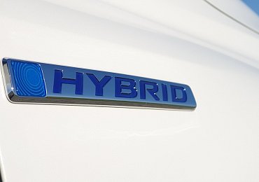 Prodeje nových i ojetých hybridů do zásuvky rychle rostou