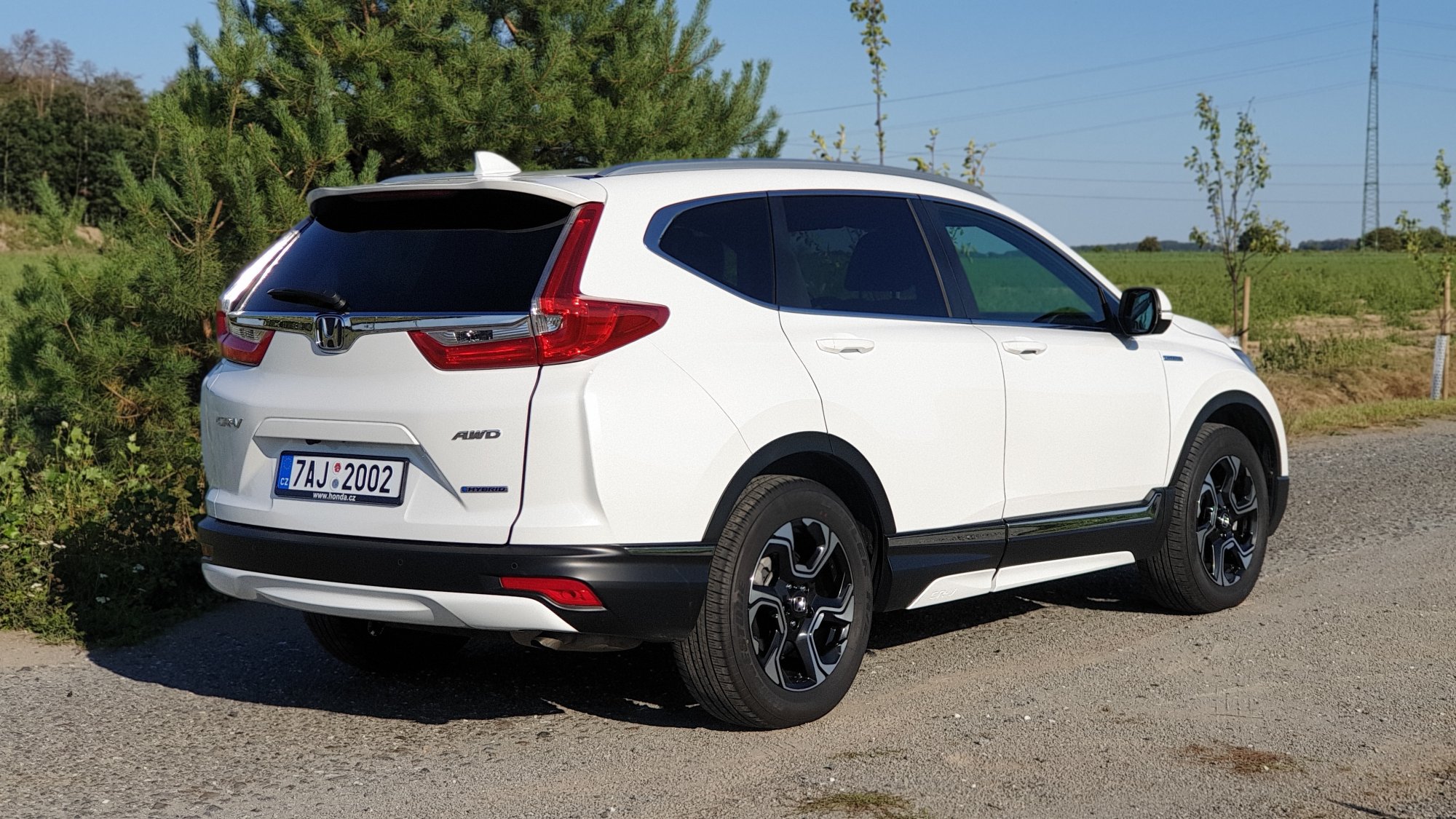 TEST HONDA CRV HYBRID POD ŠEST LITRŮ S PŘEHLEDEM