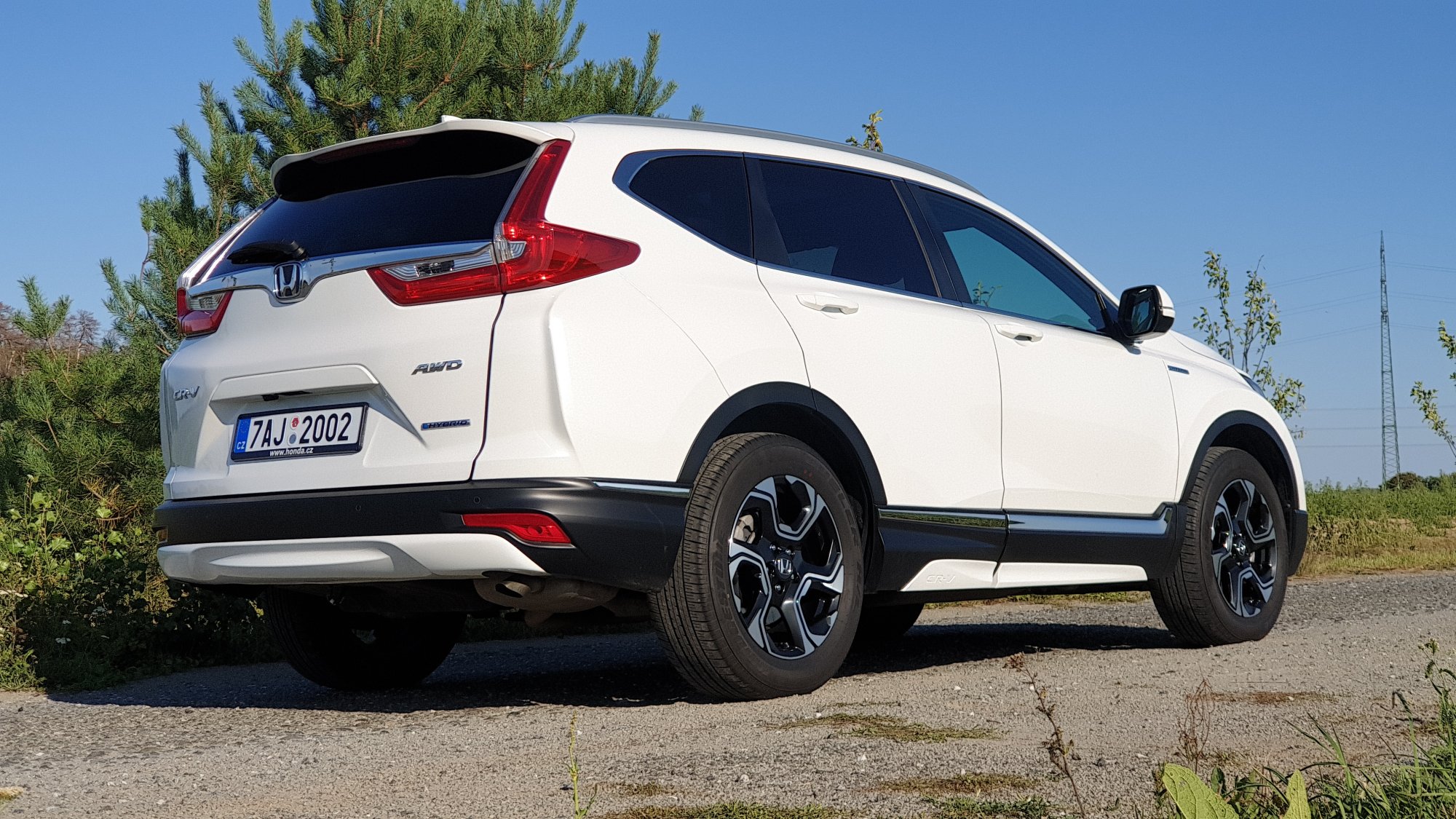 TEST HONDA CRV HYBRID POD ŠEST LITRŮ S PŘEHLEDEM