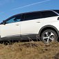 Anketa: Rodinným vozem roku je mezi maminkami Peugeot 5008