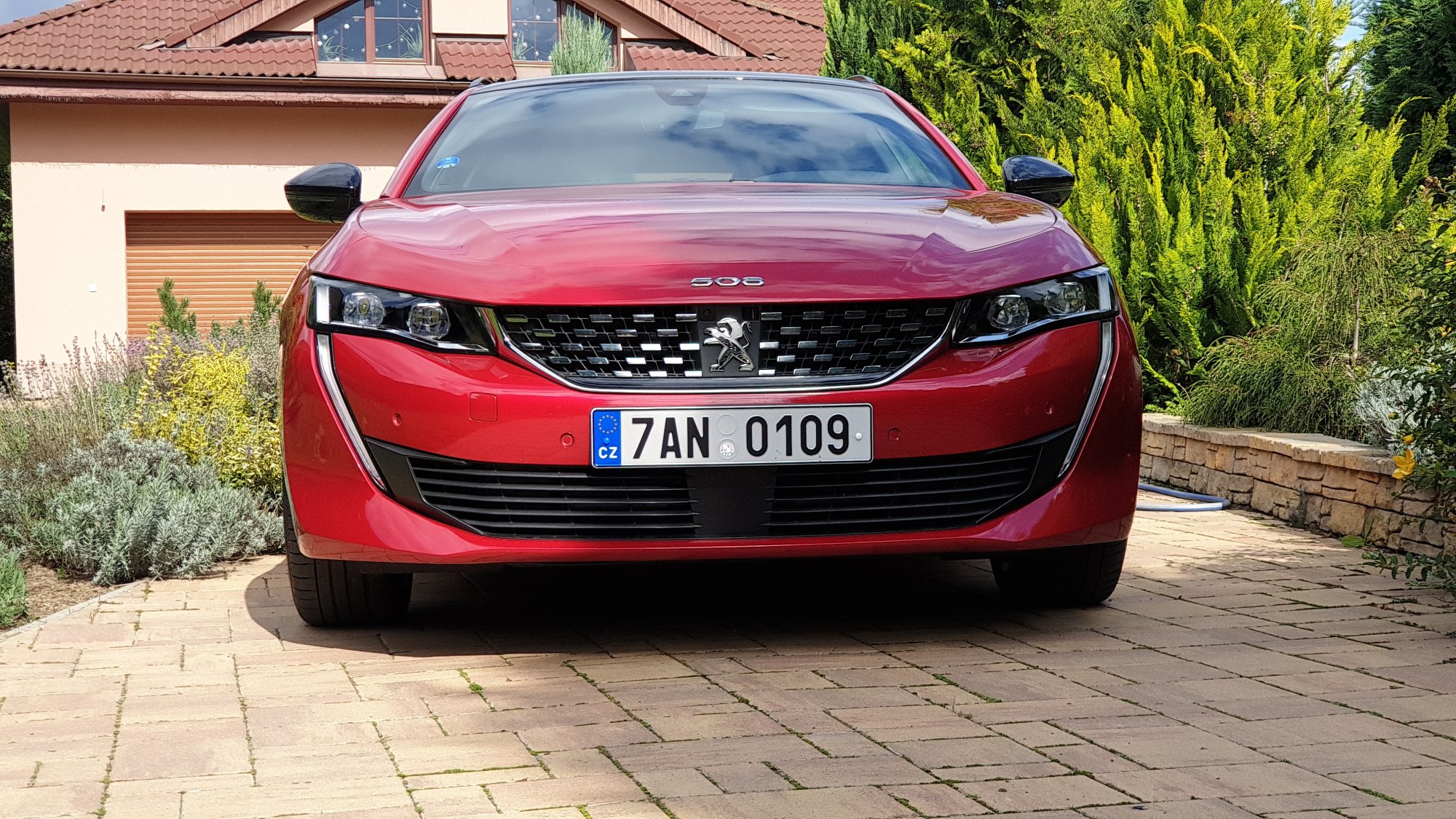 Test Peugeot 508 SW GT Line na české silnice dorazilo