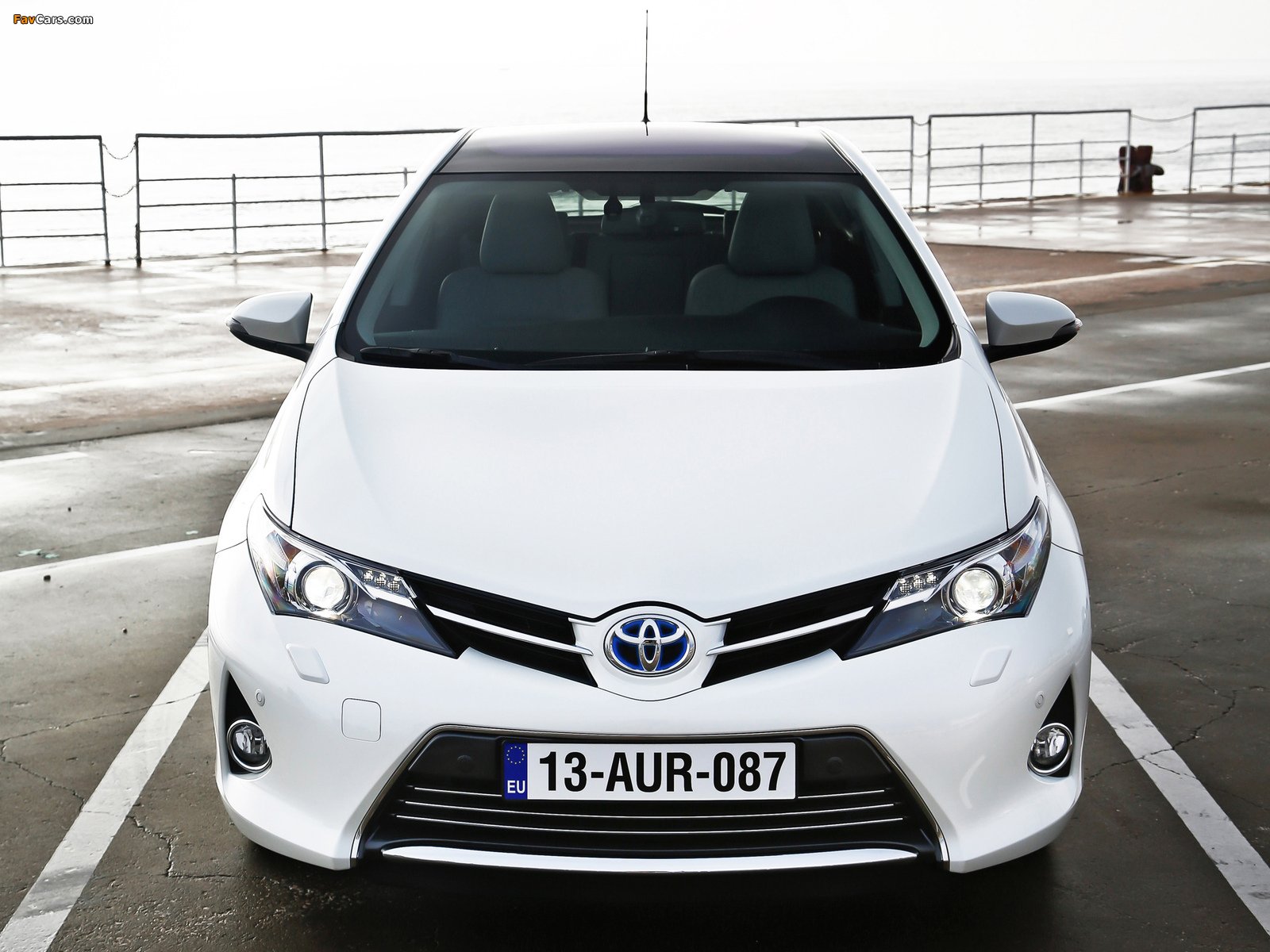 Test ojetá Toyota Auris cena nové baterie u hybridu vás