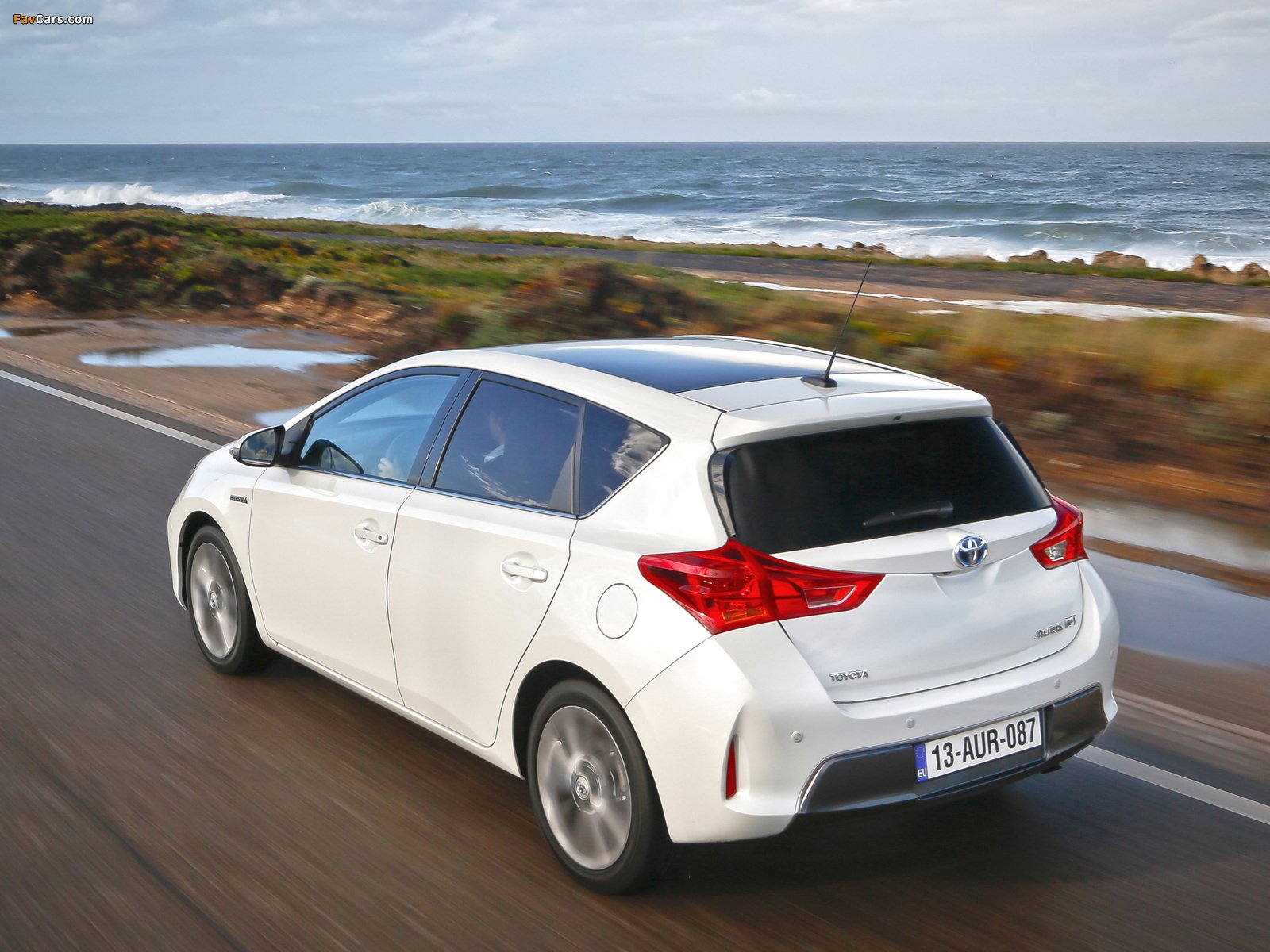 Test ojetá Toyota Auris cena nové baterie u hybridu vás