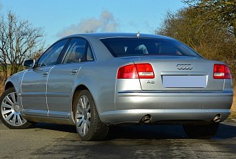 Ojeté Audi A8 4.2 TDI – koupíte ho za 15 procent původní ceny, ale pak vás spolkne