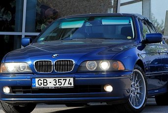 Ojeté BMW 535i (E39) – tenhle osmiválec není pro šetřílky, ale radost vám udělá