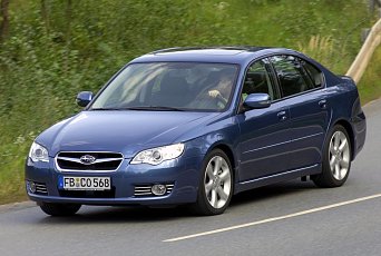 Testujeme ojeté Subaru Legacy (2003 - 2009) – třílitrový šestiválec vás spolkne