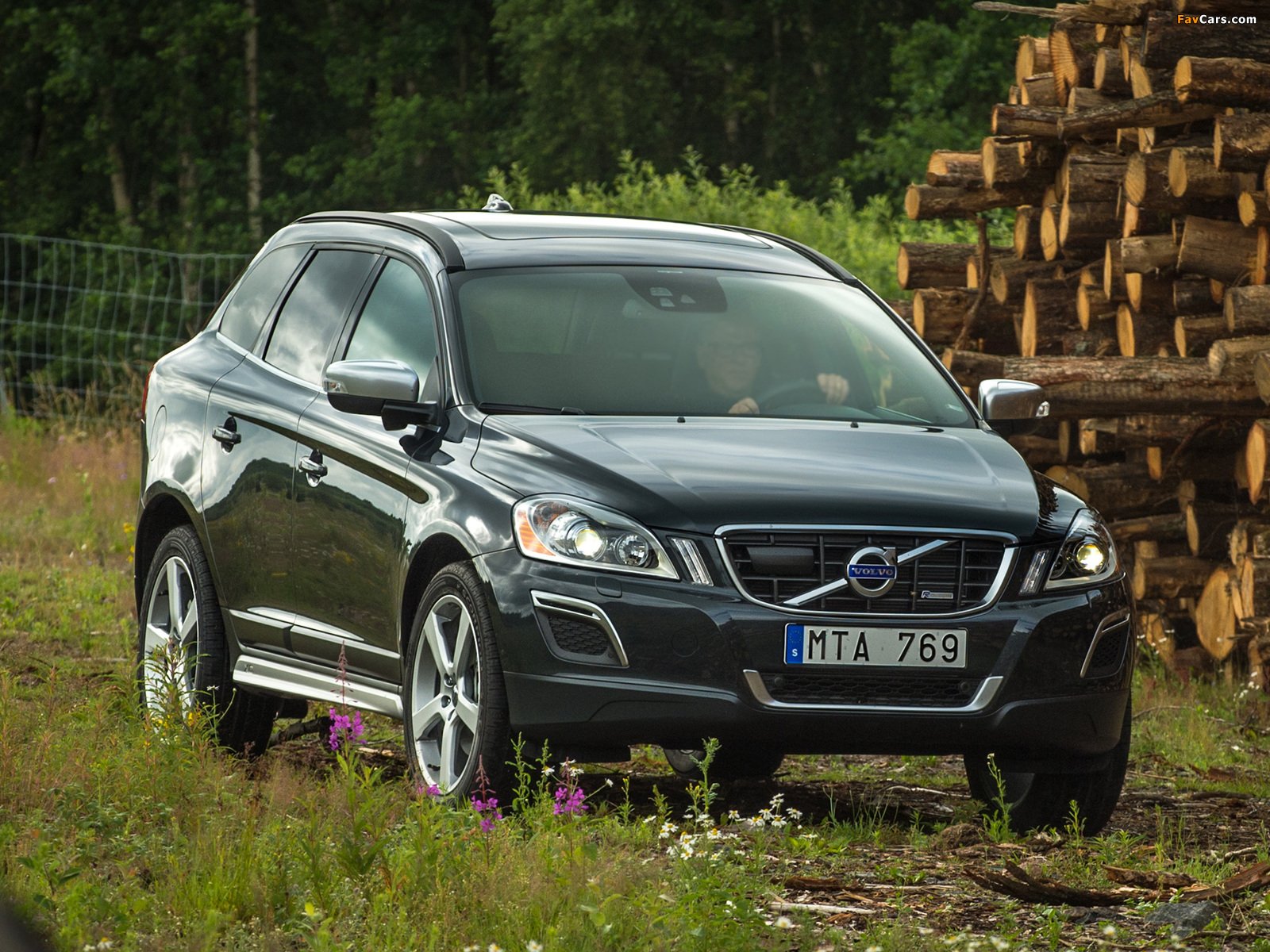 Ojeté Volvo XC60 Pozor na původ, tachometry přetočené o