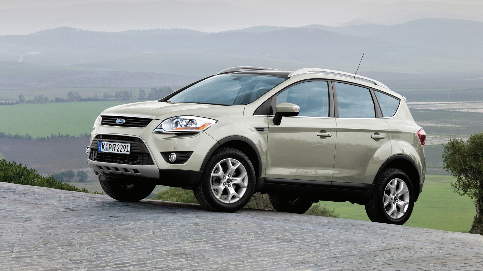 Testujeme ojeté SUV Ford Kuga s motorem z Focusu RS