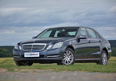 Test ojetého sedanu Mercedes Benz E 220 CDI (W212) aneb kdo chce mít opičku, musí mít na banány