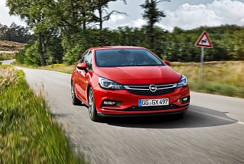 Ojetý Opel Astra stojí na okraji zájmu zákazníků neprávem