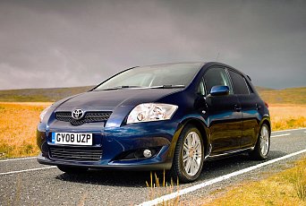 OJETÁ TOYOTA AURIS – SPOLEHLIVOST V UMÍRNĚNÉM DESIGNU