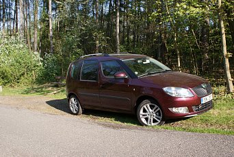 Ojetá Škoda Roomster není žádný krasavec, ale pořádný dříč, který skvěle poslouží