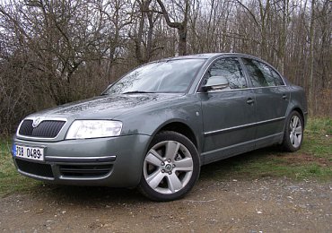 Škoda Superb – Ikona české automobilky měla pod kapotou dokonce šestiválce
