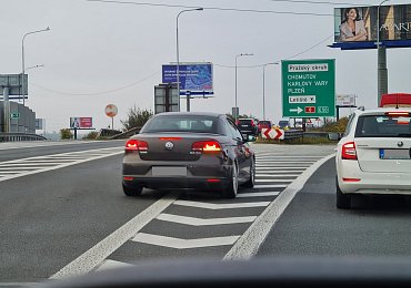 „Nedals mi přednost, tak tě zfackuju“. Agresivita řidičů v Praze je nebývalá