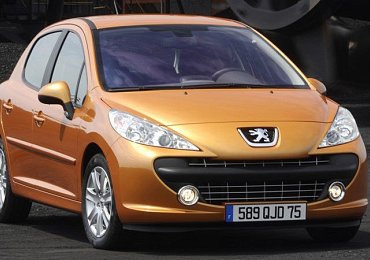 Pamatujete na Peugeot 207? Stály se na něj fronty a dávaly úplatky. I teď to je žádaná ojetina
