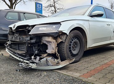 Skrytá hrozba pro kupující ojetin: stáčení tachometrů a zatajování havárií