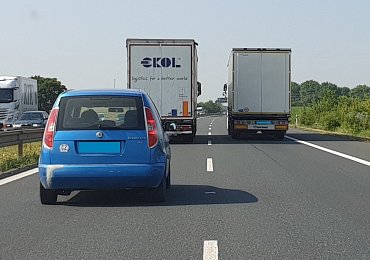 Policie zveřejnila video dokazující bezohlednost řidičů kamiónů