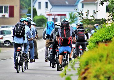 Nadávky a vzájemné osočování. Až 45 procent osob se na kole ve městě necítí bezpečně.