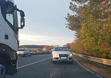 Seriál deseti šíleností, které na silnicích dělají čeští řidiči. Díl č. 1 – jízda v protisměru